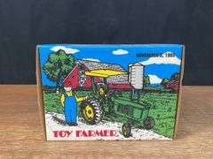 (2) 1/16 John Deere 4450 + 4010 Ertl
