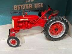 1/16 Farmall 130 +230 50th Anniversary Set NIB Ertl