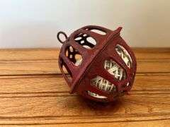 (2) String Holders