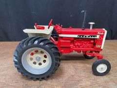 1/16 Farmall 1206 1993 Ontario NIB SM