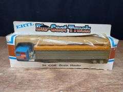 1/64 IH Grain Semi NIB Ertl