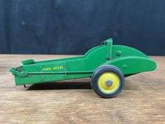 1/16 John Deere Spreader NIB Eska