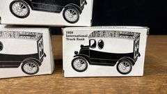 (4) Trucks NIB