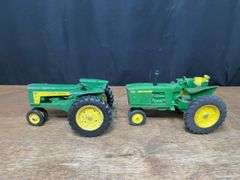 (2) 1/16 John Deere 630 + 3020 Ertl