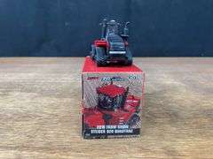 (8) 1/64 + 1/43 IH + Case-IH Tractors