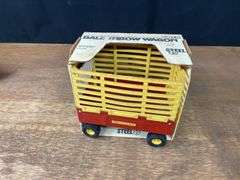 (2) 1/16 New Holland Baler + Bale Throw Wagon NIB Ertl