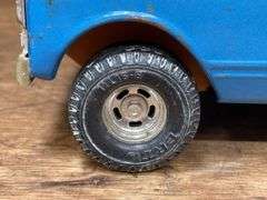 (2) 1/16 IH Scout Trucks Ertl