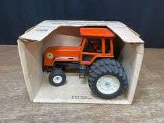 1/16 AC 8030 Reno Collector NIB Ertl