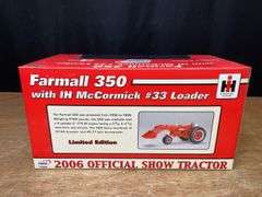 1/16 Farmall 350 w/Loader 2006 Pork Expo NIB SC