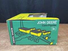 1/16 John Deere Corn Planter NIB Ertl
