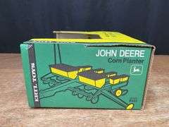 1/16 John Deere Corn Planter NIB Ertl
