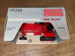 1/16 IH 966 NIB Ertl