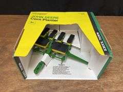 1/16 John Deere Corn Planter NIB Ertl
