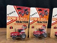(12) 1/64 IH 5088 Pow-R-Pull NIB Ertl