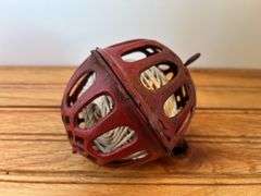 (2) String Holders