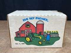 1/16 John Deere 630 LP 1988 NFTS NIB Ertl