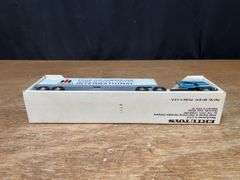 1/48 IH Semi Eagle NIB Ertl