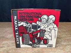 1/16 IH 1586 NIB Ertl