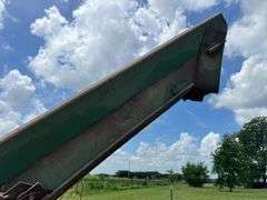 1945 John Deere B with 101 Picker