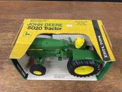 1/16 John Deere 5020 NIB Ertl