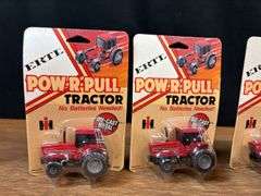 (12) 1/64 IH 5088 Pow-R-Pull NIB Ertl
