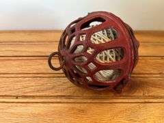 (2) String Holders