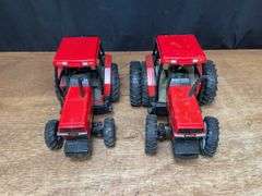 (2) 1/16 Case-IH 5130 + 5250 Ertl