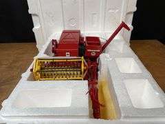 1/16 IH 80 Combine NIB SC