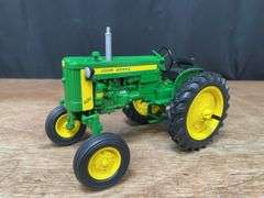 1/16 John Deere 420 V 2003 2 Cylinder NIB Ertl