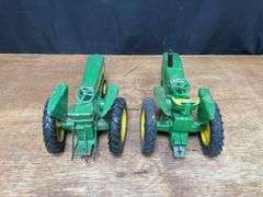 (2) 1/16 John Deere 630 + 3020 Ertl