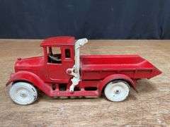 IH Red Baby Dump Truck Arcade