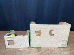 (2) 1/16 John Deere 950 + Forage Harvester NIB Ertl