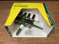 1/16 John Deere Corn Planter NIB Ertl