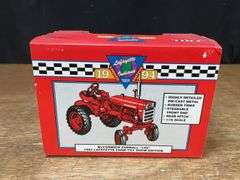 1/16 Farmall 140 1994 Lafayette NIB Ertl