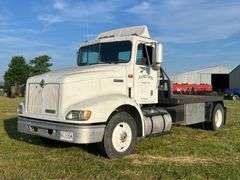 International Semi with Flatbed