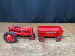 (2) 1/16 Farmall M + Wagon Product Miniature