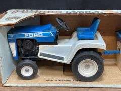 1/12 Ford LGT12 Set NIB Ertl