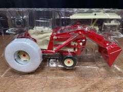 1/16 IH 460 w/Loader 2009 Red Power NIB Ertl