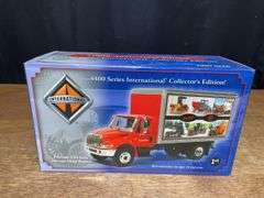 1/34 IH 100 Years Truck NIB 1st Gear
