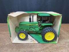 1/16 John Deere 4850 NIB Ertl