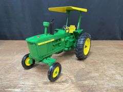 1/16 John Deere 4010 1993 NFTS NIB Ertl