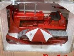 1/25 IH TD-24 Crawler w/Bullgrader NIB SC