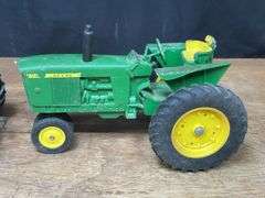 (2) 1/16 John Deere 630 + 3020 Ertl