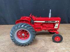 1/16 Farmall 706 1992 Ontario NIB SM