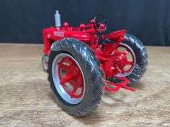 1/16 Farmall M Precision Ertl