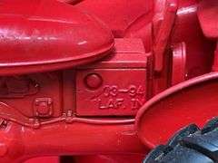 1/16 Farmall 140 1994 Lafayette NIB Ertl