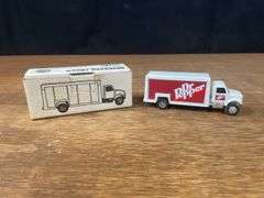 (4) 1/64 Beverage Trucks NIB Ertl