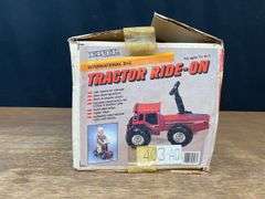 IH 2+2 Ride-On Tractor NIB Ertl