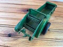 1/16 John Deere Spreader Eska