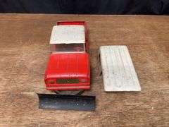IH Scout Truck Cater Tru-Scale